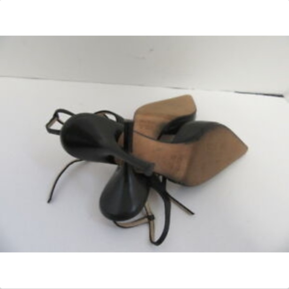 VERA WANG BLACK LEATHER PUMPS W/ ANKLE STRAP SZ 36 - Picture 6 of 6